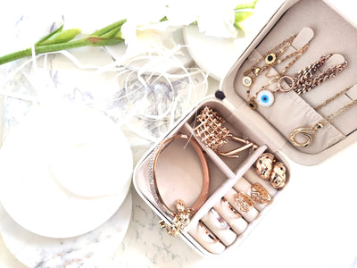 Jet-Set and Sparkle: Travel-Friendly Jewelry Packing & Styling Tips!