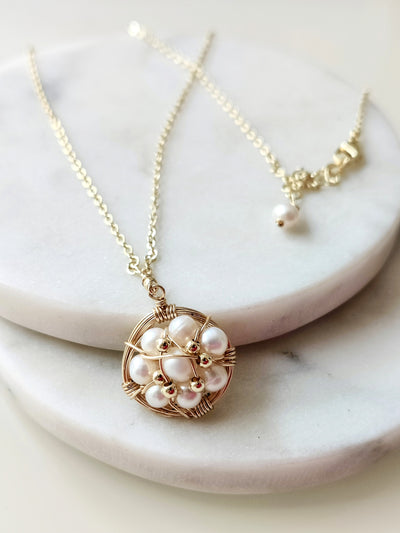 The Glamorous Fusion of Gold-Plated Jewelry and Freshwater Natural Pearls