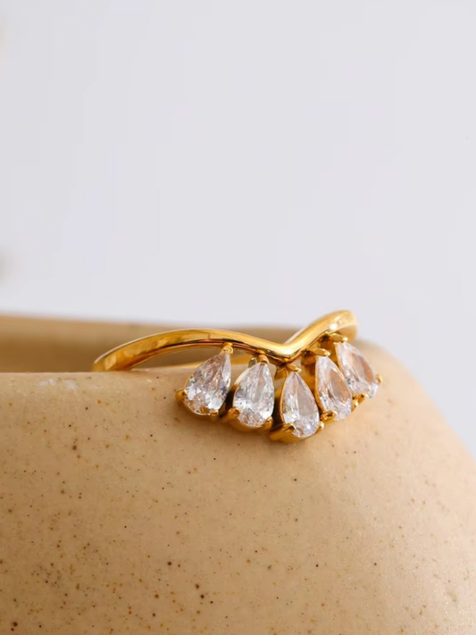Véa Zircon Ring