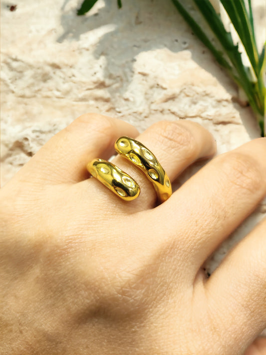 Greek's Ring
