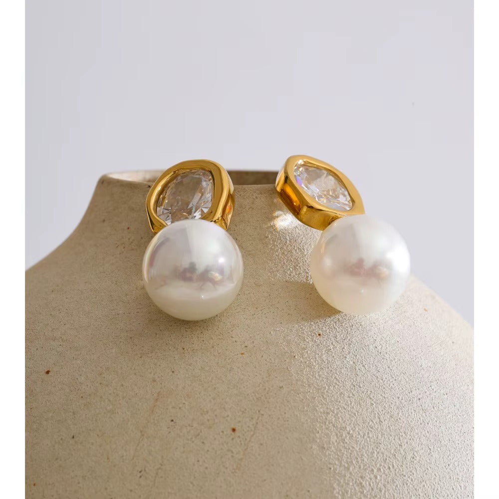 Pearl Lumière Stud Earrings